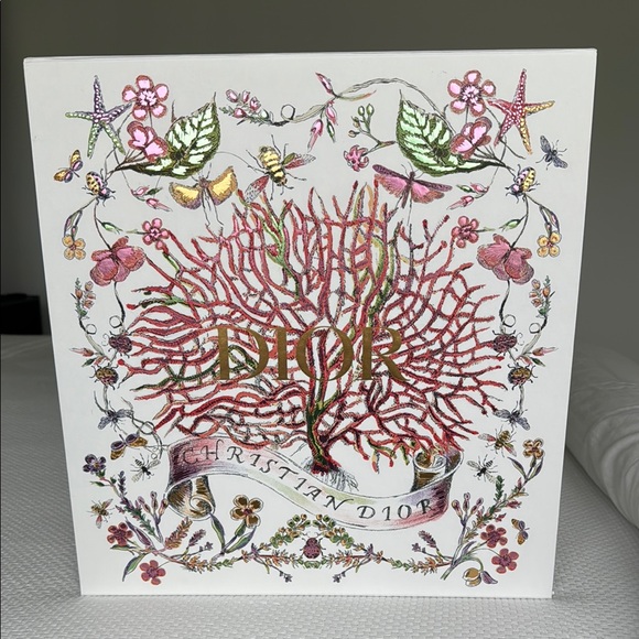 Christian Dior Floral Art Print Multicolor Gift Box - Picture 1 of 9
